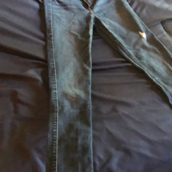 Abercrombie & Fitch Super Skinny High Rise Jeans. Size: 2s - Picture 7 of 12
